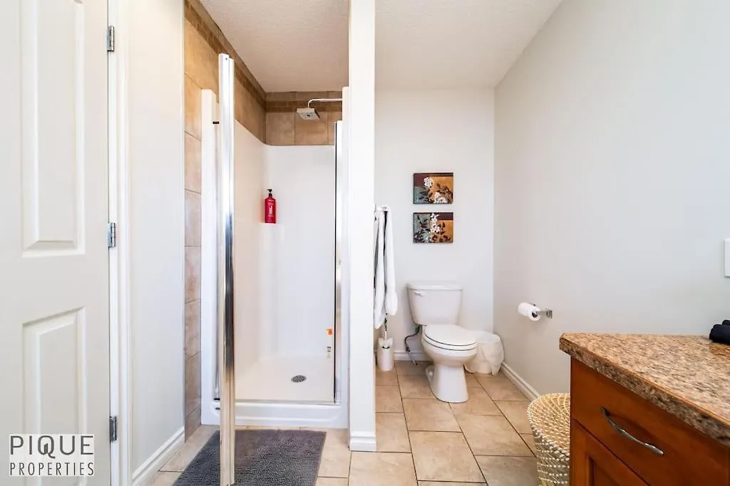 Appartement Chic 3Br Modern Home - Wi-Fi - Netflix - Sleeps 8! Edmonton Canada